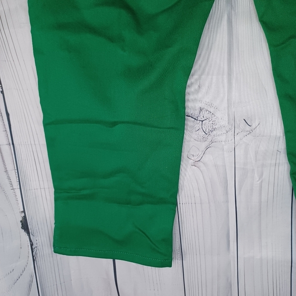 Liz Claiborne Sara Mid-Rise Crop Pants - Picture 13 of 14